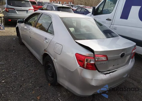 2012 Toyota Camry Le z USA, uszkodzony, nr VIN 4T4BF1FK7CR188407